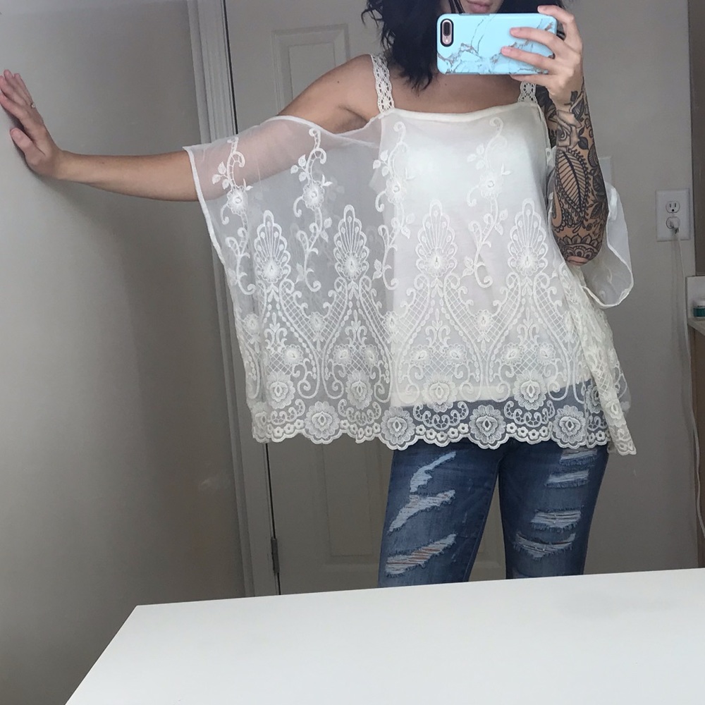 NWOT coco+jaimeson lace cold shoulder top
